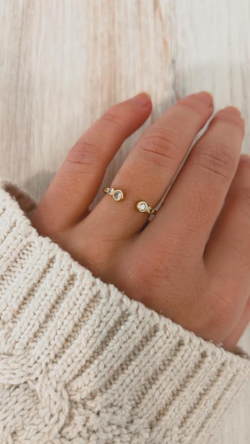 Graduated CZ Droplet Ring- Gold