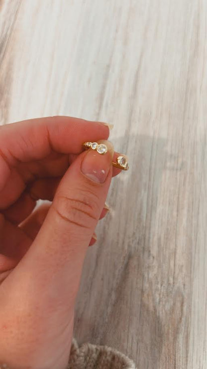 Graduated CZ Droplet Ring- Gold