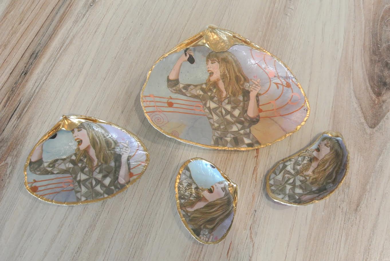 Taylor Swift Shells- Large