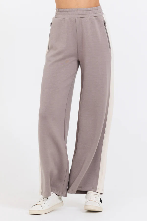 Colorblock Cloud Fleece Pants- Taupe/South Beach Sand