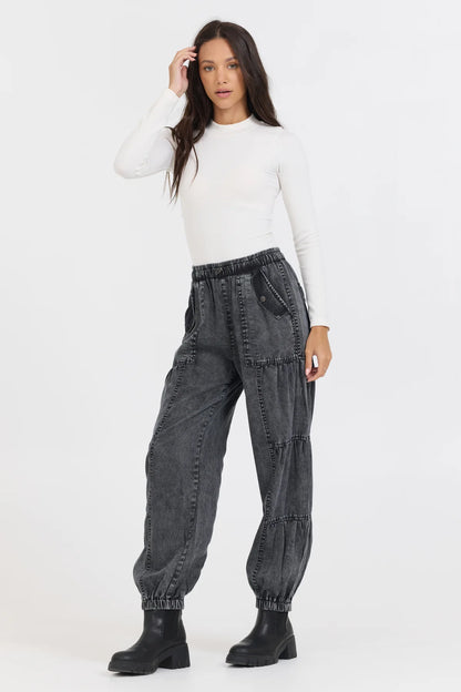 Tiered Twill Pant- Washed Black