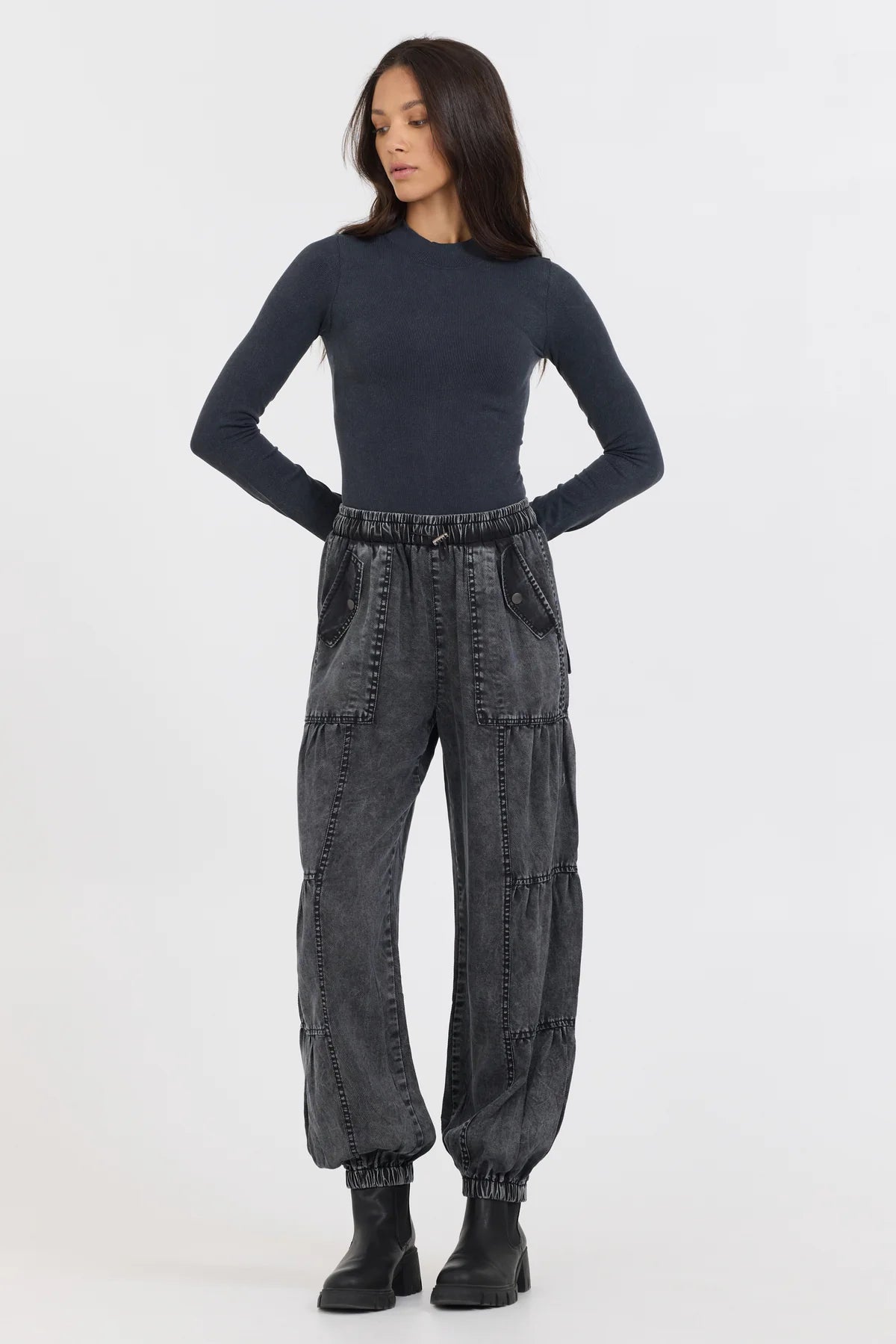 Tiered Twill Pant- Washed Black